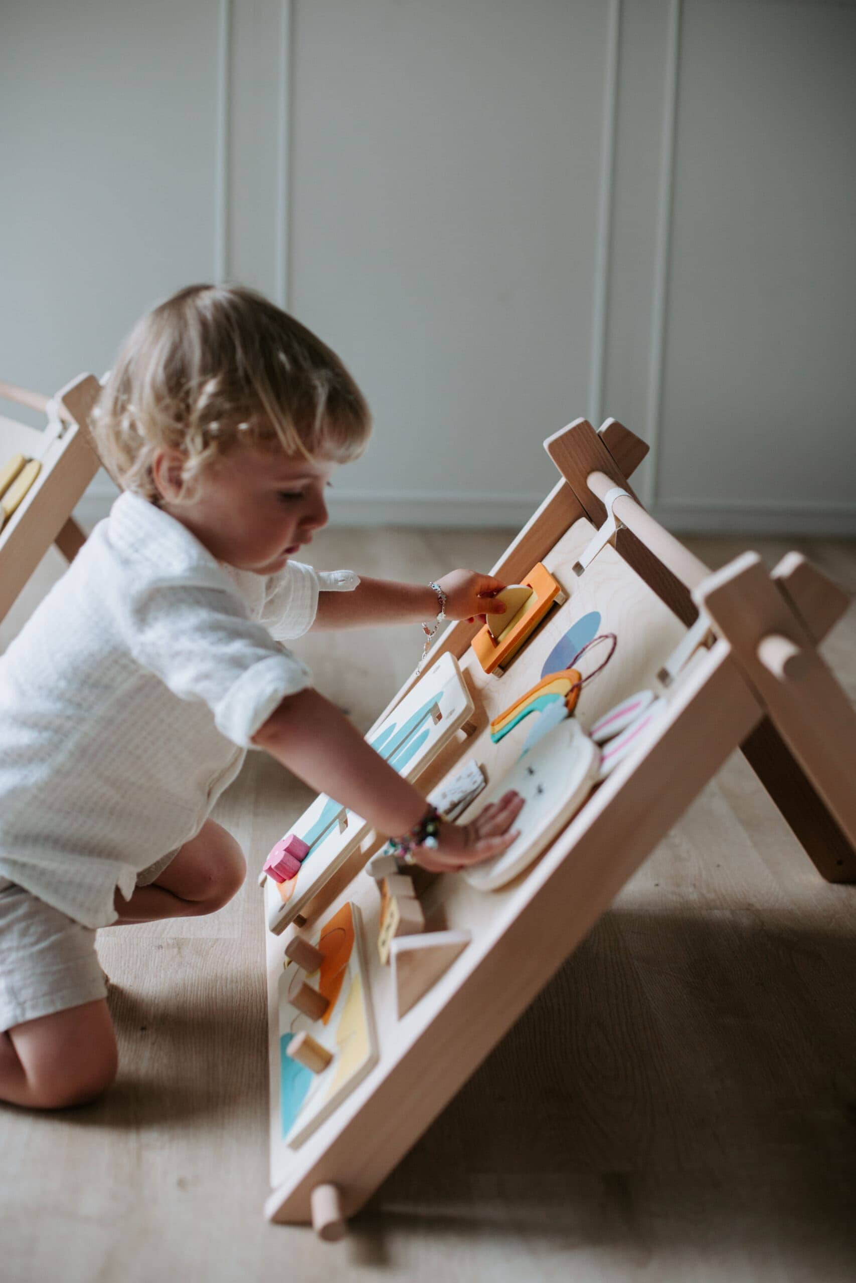 Busy Board Montessori: a che età usarla