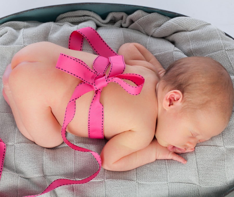 Regali per neonati femmine: ecco gli oggetti più utili
